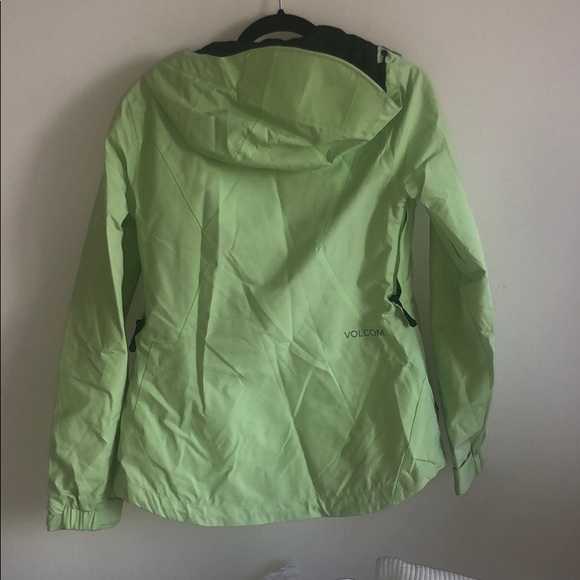 Volcom women’s ski/boarding jacket - Picture 4 of 5